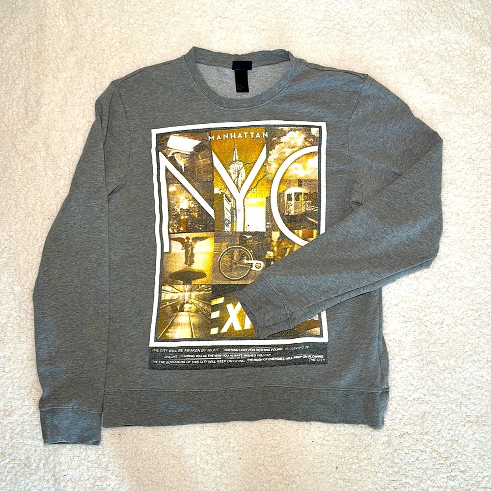 H&M Size M Gray Pull Over Graphic Crew Sweater
